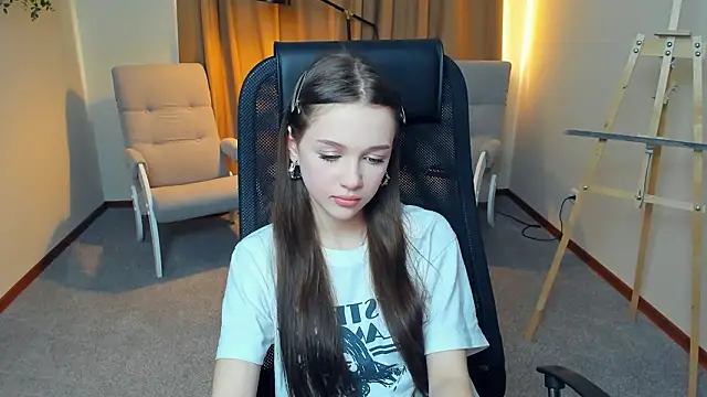 Snapshot of SharriSang chatting on March 2026 12:05:03 PM SharriSang online show from March 2026 12:05:03 PM