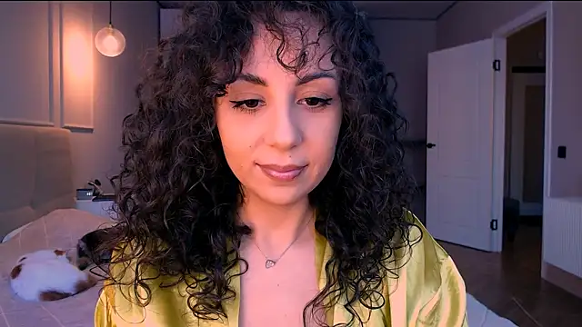 Snapshot of curly_jade_ chatting on April 2026 04:32:02 PM curly jade online show from April 2026 04:32:02 PM