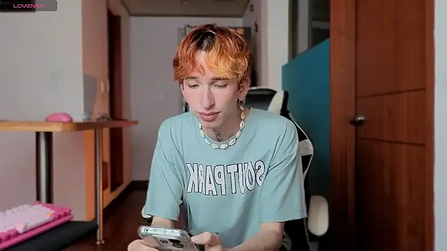 Snapshot of Nathan_twink chatting on March 2026 01:44:01 PM Nathan twink online show from March 2026 01:44:01 PM