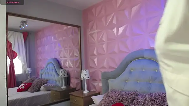 Snapshot of Scarlet_Honey_ chatting on March 2026 01:38:02 PM Scarlet Honey online show from March 2026 01:38:02 PM