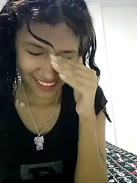 Yi Uzi online show from May 2026 11:01:04 PM