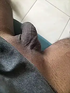 Snapshot of wildguy27 chatting on March 2026 05:35:01 AM wildguy27 online show from March 2026 05:35:01 AM