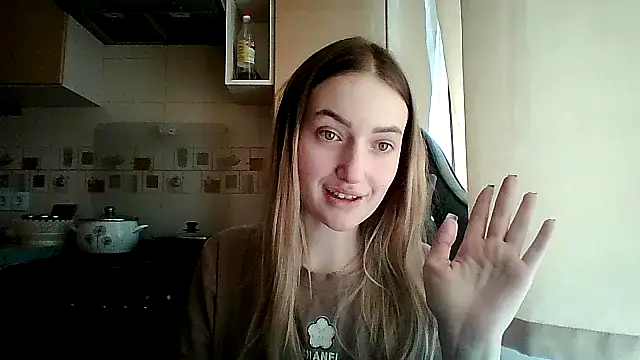 Snapshot of KariLindsey chatting on April 2026 10:21:02 AM KariLindsey online show from April 2026 10:21:02 AM