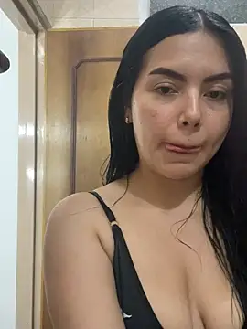 Snapshot of Cami_olarte chatting on April 2026 04:26:01 AM Cami olarte online show from April 2026 04:26:01 AM