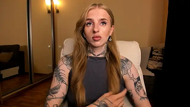 Snapshot of harley_kimm chatting on July 2026 06:58:02 AM harley kimm online show from July 2026 06:58:02 AM