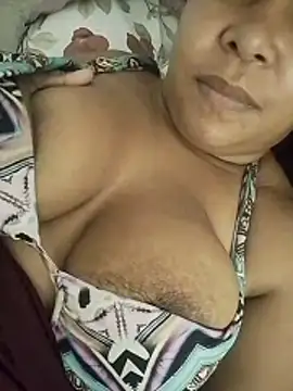 kimberlly25 online show from April 2026 11:41:02 AM