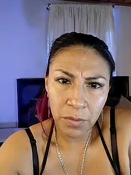 Snapshot of tatianabelli chatting on April 2026 05:48:01 PM tatianabelli online show from April 2026 05:48:01 PM