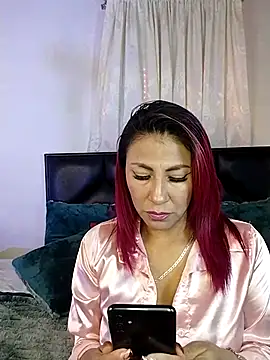 Snapshot of tatianabelli chatting on April 2026 06:03:02 PM tatianabelli online show from April 2026 06:03:02 PM