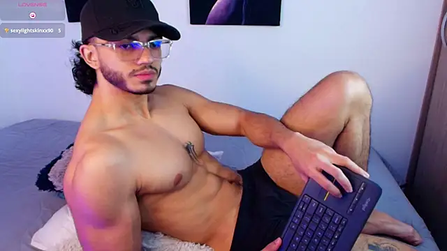 Snapshot of IamAxel03 chatting on June 2026 06:07:02 PM IamAxel03 online show from June 2026 06:07:02 PM