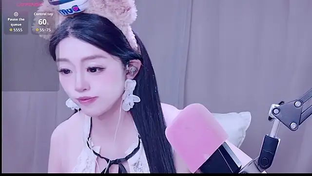 Cuviee online show from May 2026 05:21:02 PM
