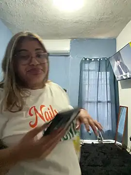 Snapshot of C1N09 chatting on May 2026 06:03:01 PM C1N09 online show from May 2026 06:03:01 PM