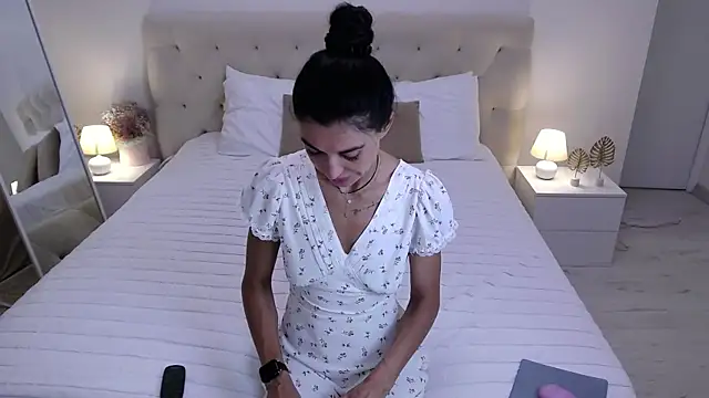 Snapshot of AriannaCruise chatting on July 2026 03:34:02 AM AriannaCruise online show from July 2026 03:34:02 AM