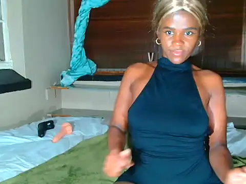 Snapshot of CaramelCandyxx chatting on April 2026 12:42:01 AM CaramelCandyxx online show from April 2026 12:42:01 AM