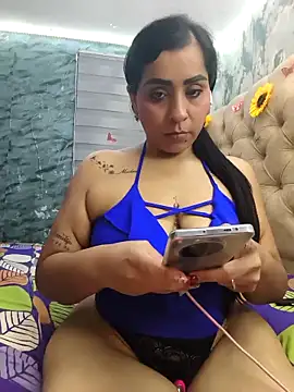 Snapshot of val_eria chatting on May 2026 05:01:02 AM val eria online show from May 2026 05:01:02 AM