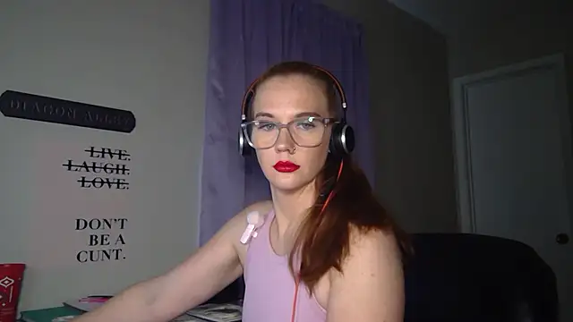 Snapshot of RoxyRedXO12 chatting on April 2026 07:56:01 PM RoxyRedXO12 online show from April 2026 07:56:01 PM