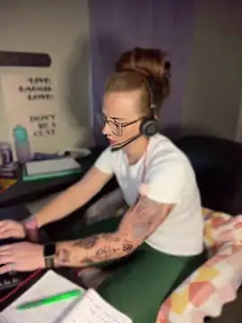 Snapshot of RoxyRedXO12 chatting on April 2026 07:36:01 PM RoxyRedXO12 online show from April 2026 07:36:01 PM