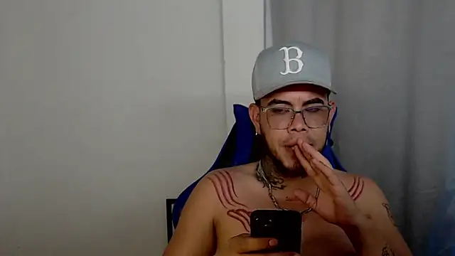 Snapshot of maik_gonsalez chatting on March 2026 05:35:01 PM maik gonsalez online show from March 2026 05:35:01 PM