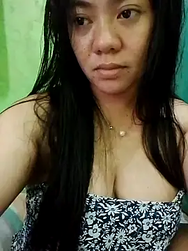 Snapshot of sweety_honey27 chatting on April 2026 02:42:01 AM sweety honey27 online show from April 2026 02:42:01 AM