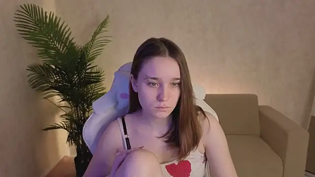 Snapshot of SweetieBlush chatting on April 2026 02:51:02 AM SweetieBlush online show from April 2026 02:51:02 AM
