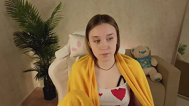 Snapshot of SweetieBlush chatting on April 2026 01:08:01 AM SweetieBlush online show from April 2026 01:08:01 AM