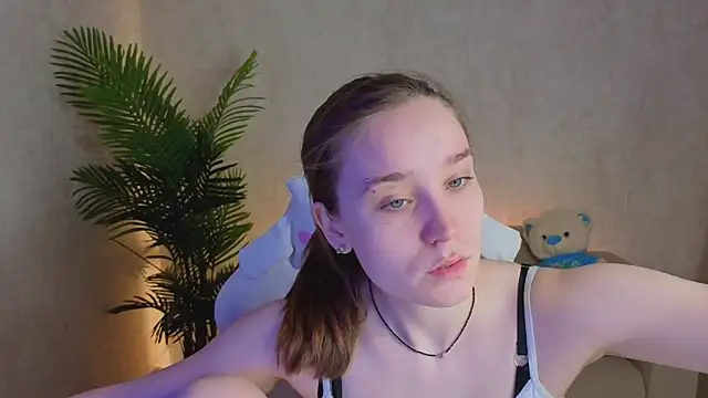 Snapshot of SweetieBlush chatting on May 2026 01:10:01 AM SweetieBlush online show from May 2026 01:10:01 AM