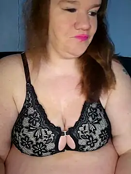 Snapshot of curvystachel42 chatting on May 2026 08:36:02 PM curvystachel42 online show from May 2026 08:36:02 PM