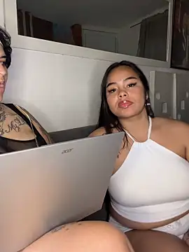 Snapshot of lunaa_love chatting on May 2026 11:56:02 PM lunaa love online show from May 2026 11:56:02 PM