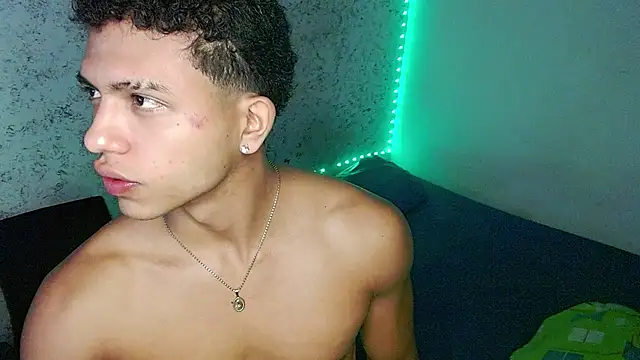 Snapshot of tonydesire_ chatting on July 2026 08:37:01 PM tonydesire online show from July 2026 08:37:01 PM