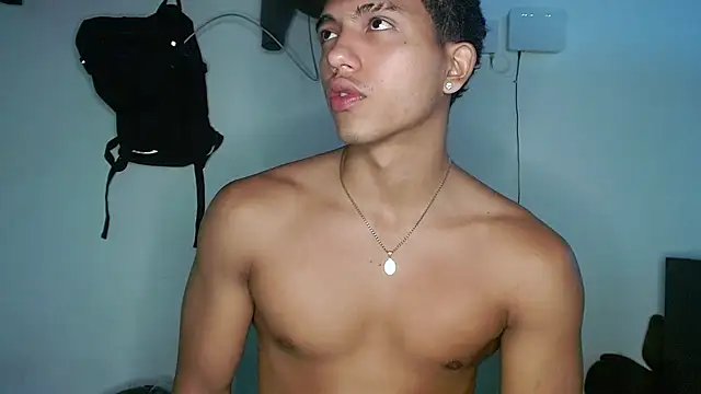 Snapshot of tonydesire_ chatting on July 2026 10:34:01 PM tonydesire online show from July 2026 10:34:01 PM