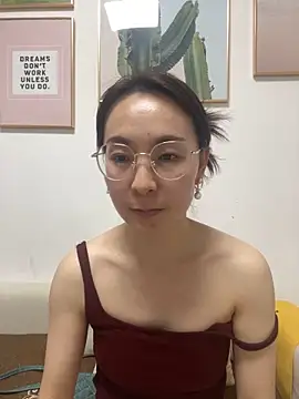 Snapshot of you-520 chatting on May 2026 12:43:02 PM you-520 online show from May 2026 12:43:02 PM