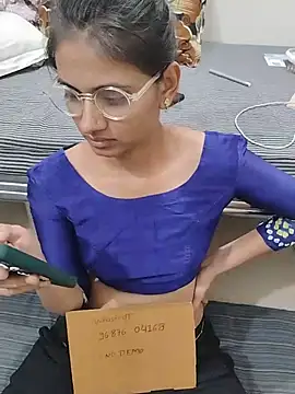 sexy couple liv online show from April 2026 05:50:02 PM