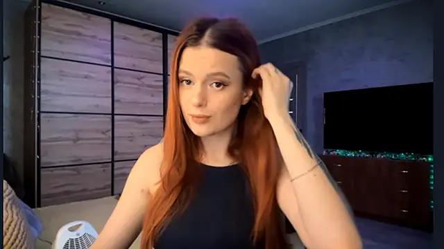 FoxyEmma online show from May 2026 02:12:02 PM