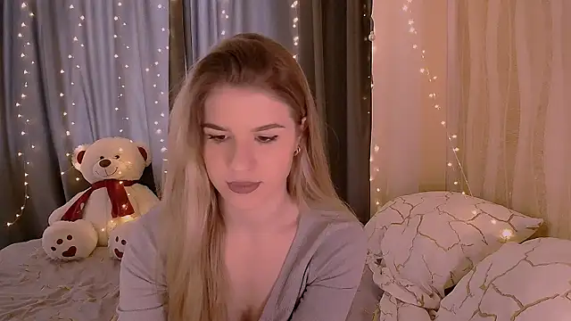 Alisa Swan  online show from May 2026 02:55:02 PM