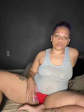 Snapshot of SHY_QUINN chatting on May 2026 12:23:01 PM SHY QUINN online show from May 2026 12:23:01 PM