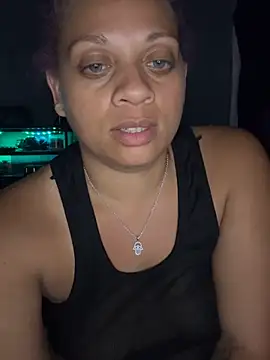 Snapshot of SHY_QUINN chatting on May 2026 07:34:02 PM SHY QUINN online show from May 2026 07:34:02 PM