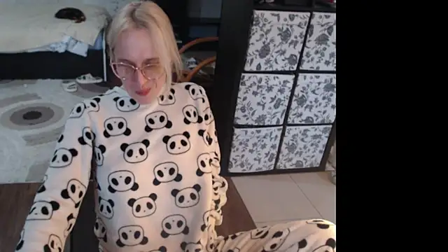 Snapshot of Sweet_hot_shrmp chatting on April 2026 04:04:01 AM Sweet hot shrmp online show from April 2026 04:04:01 AM