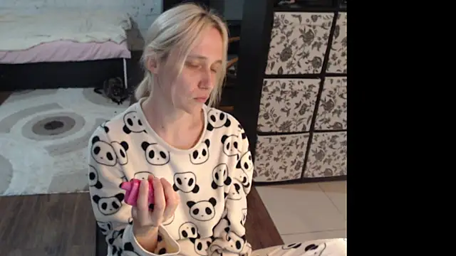 Snapshot of Sweet_hot_shrmp chatting on May 2026 02:56:01 PM Sweet hot shrmp online show from May 2026 02:56:01 PM