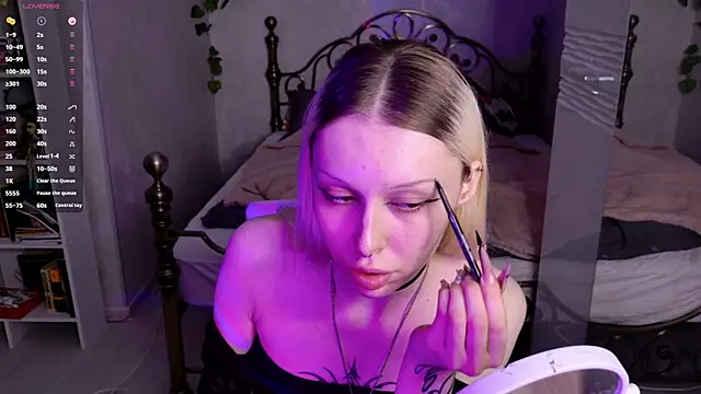 Snapshot of ghost_girly chatting on May 2026 08:28:02 PM ghost girly online show from May 2026 08:28:02 PM
