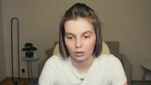 AnnaSchroen online show from April 2026 09:47:01 AM