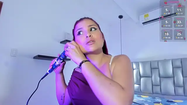 Emily Jacksson online show from April 2026 12:43:01 PM