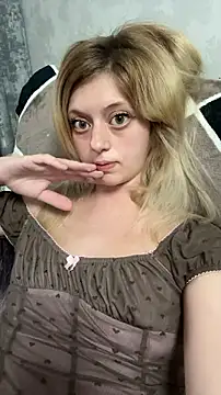 Snapshot of AkinaHaruko chatting on April 2026 04:43:02 AM AkinaHaruko online show from April 2026 04:43:02 AM