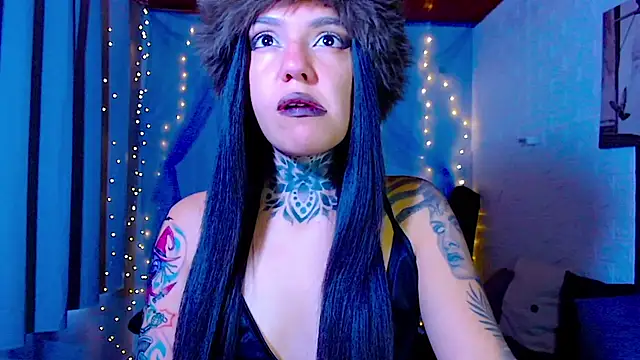 LannieGonzales online show from May 2026 12:43:02 PM