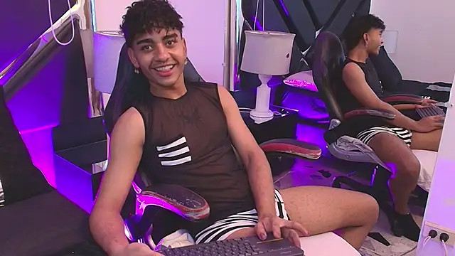 MiikeOthon online show from April 2026 04:54:02 AM