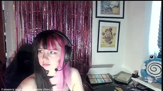 Snapshot of CutieTracer chatting on May 2026 11:37:01 AM CutieTracer online show from May 2026 11:37:01 AM