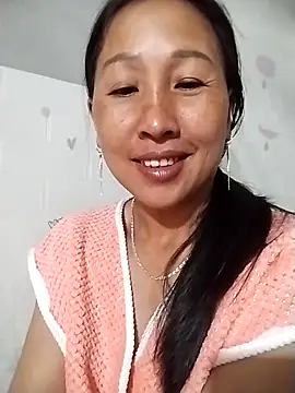 Snapshot of Lisa-aa chatting on May 2026 01:05:02 PM Lisa-aa online show from May 2026 01:05:02 PM