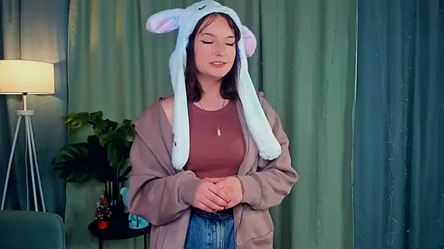 Snapshot of SunniPhoenix chatting on April 2026 05:41:02 AM SunniPhoenix online show from April 2026 05:41:02 AM