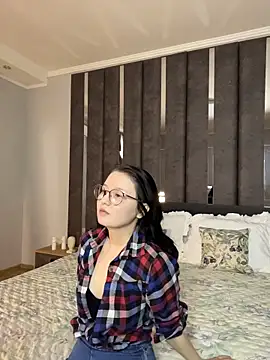 FlowyLily online show from April 2026 01:36:02 AM