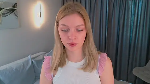 Snapshot of PatriciaaReed chatting on April 2026 08:06:02 AM PatriciaaReed online show from April 2026 08:06:02 AM