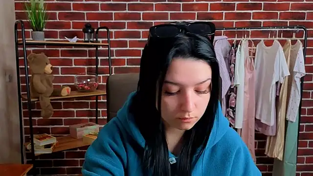 Snapshot of AnnaaPage chatting on April 2026 01:40:01 PM AnnaaPage online show from April 2026 01:40:01 PM