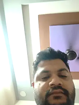 Snapshot of Shankybull chatting on April 2026 05:52:01 AM Shankybull online show from April 2026 05:52:01 AM